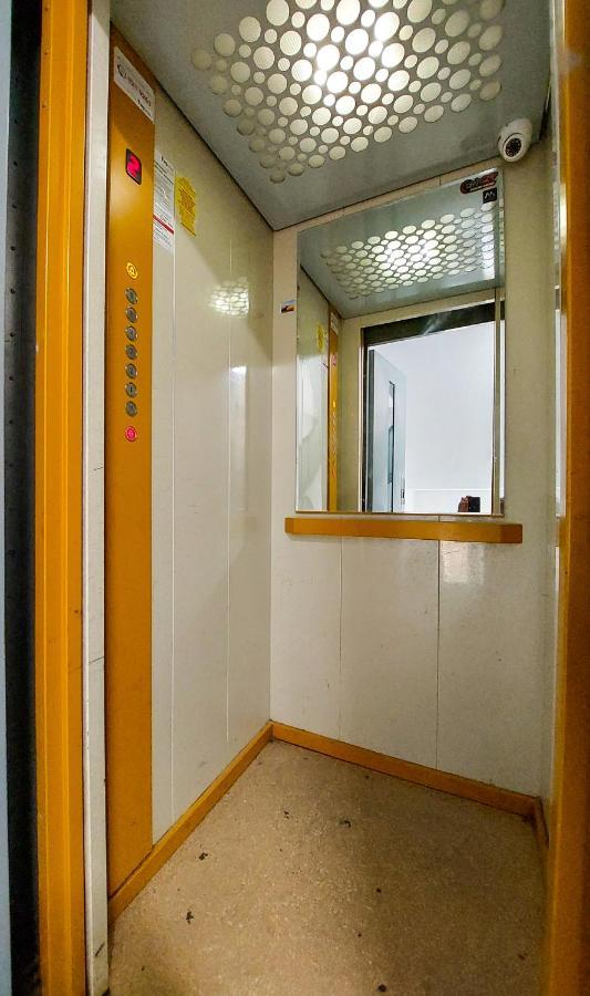 Comfy&Bright 2Bd Family-Friendly Apt Amazing View Bukarest Exteriör bild